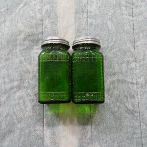 Vintage, Owens Illinois, Hoosier, Checkered Pattern Emerald Green Glass Shakers